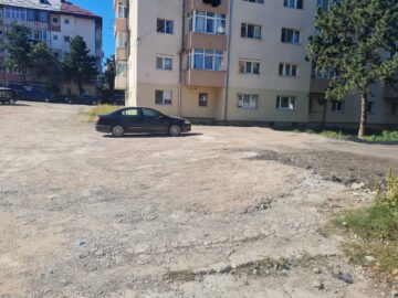 Spațiile unde au fost demolate garajele din Obcini, utilizabile ca parcări