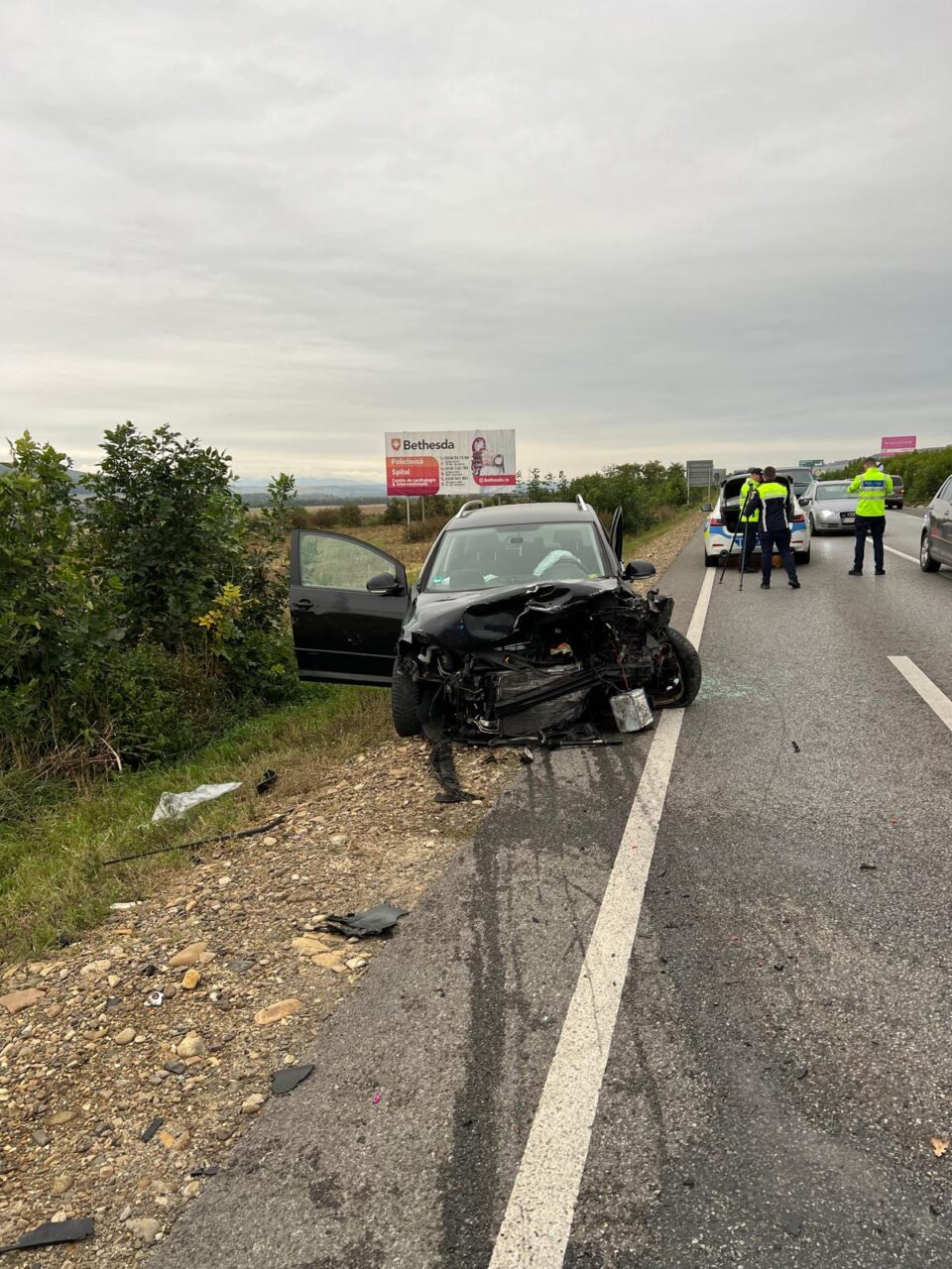 Doi adulți și un minor, răniți în urma unui accident rutier produs în zona Pătrăuți