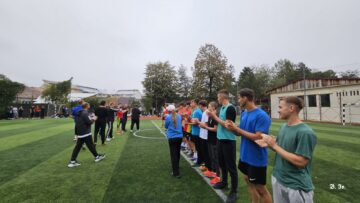 Elevi și profesori ai Colegiului Tehnic Rădăuți, împreună pentru mișcare, de Ziua europeană a sportului școlar