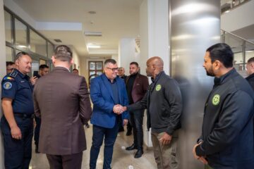 Patru șerifi din Florida, SUA, au discutat cu prefectul Traian Andronachi despre combaterea criminalității transfrontaliere