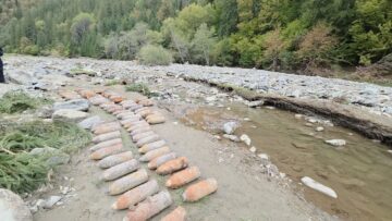 Aproape 100 de elemente de muniție din Primul Război Mondial, detonate controlat de pirotehniști