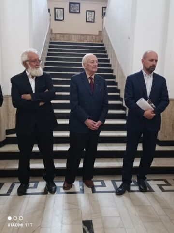 Lucrări de pictură și realizări în tehnici proprii au deschis orizontul unei noi expoziții ”Simfonii de toamnă”, semnată Radu Bercea, la Fălticeni