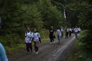 Drumeție educativ-recreativă pentru tinerii ATOS, de la Mănăstirea Dragomirna la Mănăstirea Pătrăuți