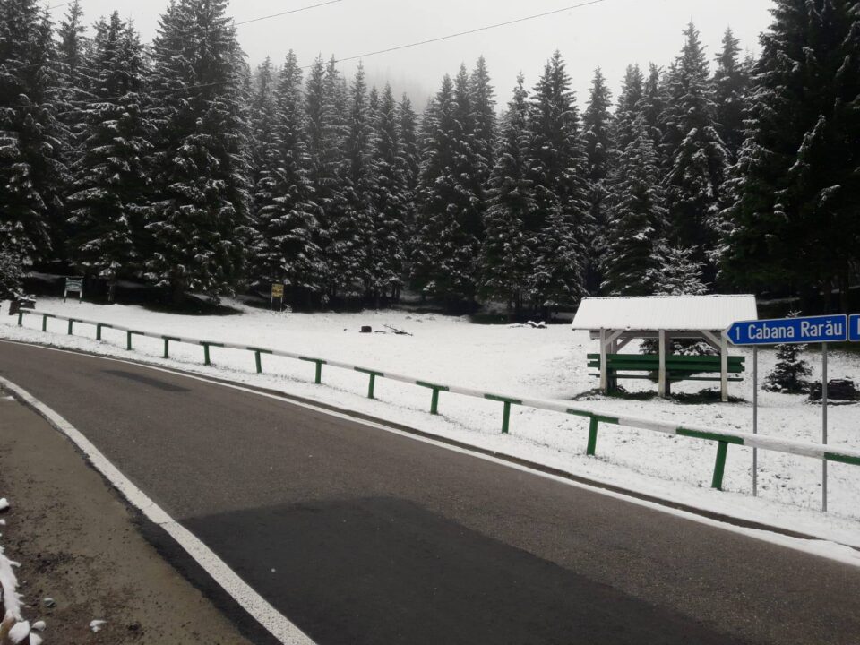 Iarna și-a intrat în drepturi depline în zona de munte a județului Suceava