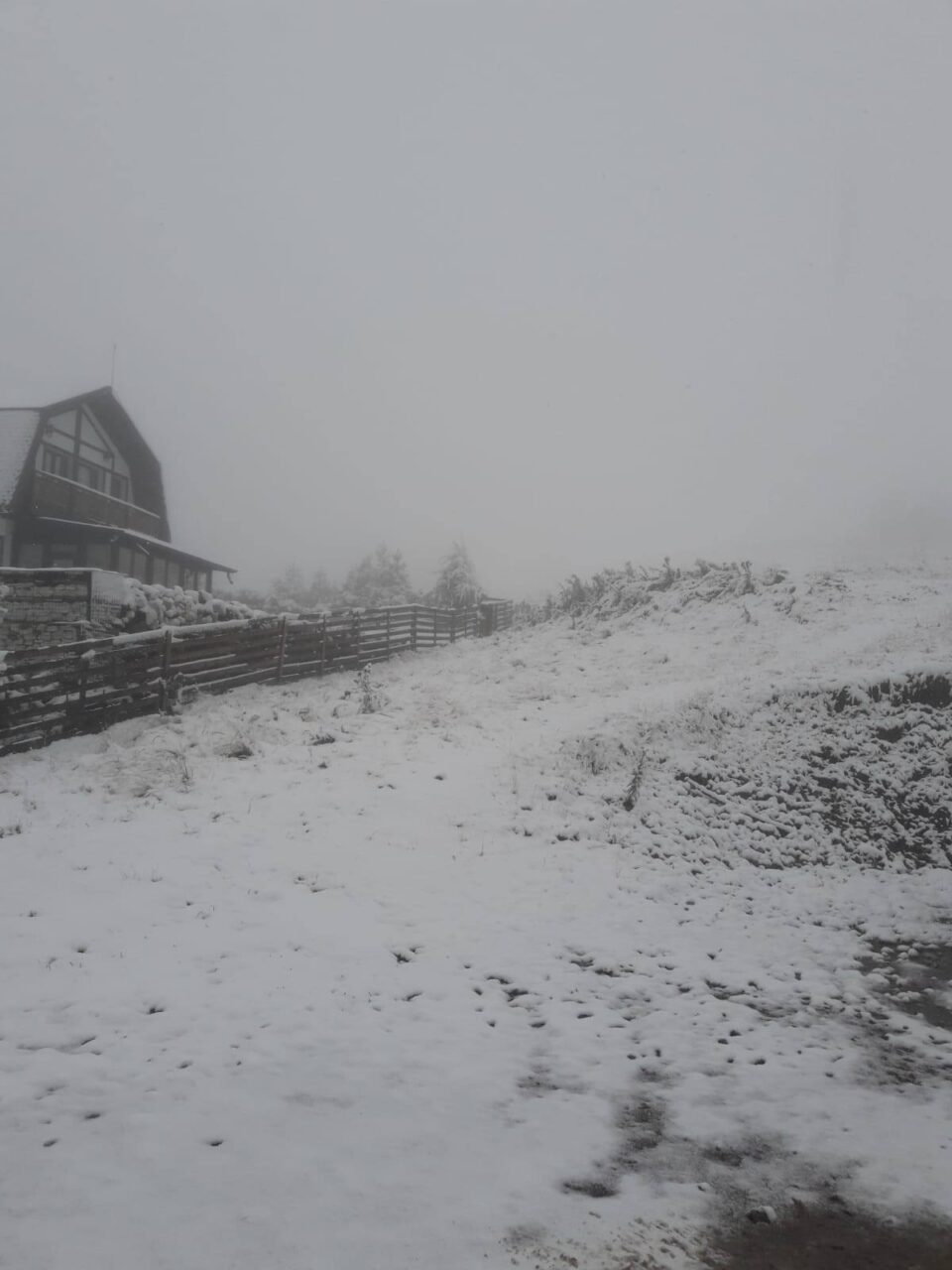 Iarna și-a intrat în drepturi depline în zona de munte a județului Suceava