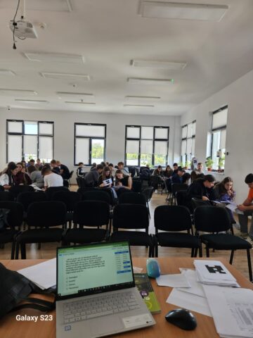 Guess the Language și postere tematice: elevii din Liteni au celebrat diversitatea lingvistică
