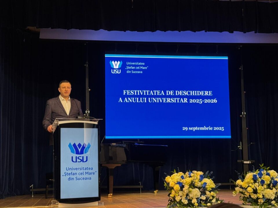 Daniel Ungurian, reprezentantul Primăriei Suceava la festivitatea oficială de deschidere a anului universitar 2025-2026 la USV