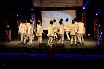 Ansamblul Folcloric „Stejarul” din Cajvana a strălucit la Torino
