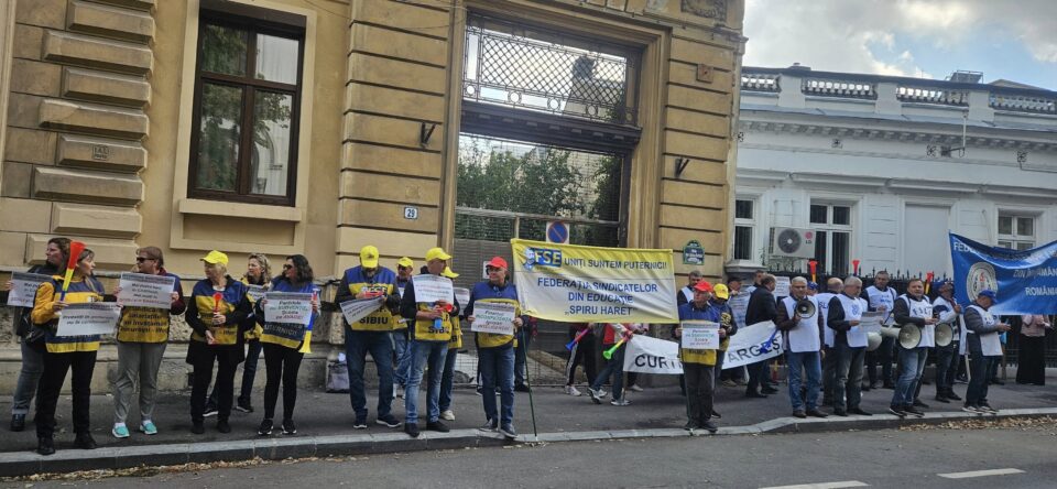 A 27-a zi de protest la București, după ce Educația a primit mai puțini bani decât partidele politice, la rectificare