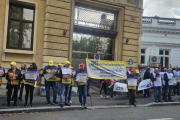 A 27-a zi de protest la București, după ce Educația a primit mai puțini bani decât partidele politice, la rectificare