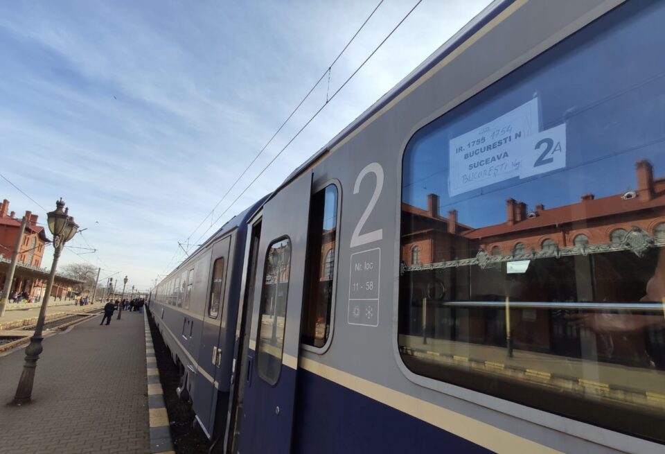 Tren Suceava – București