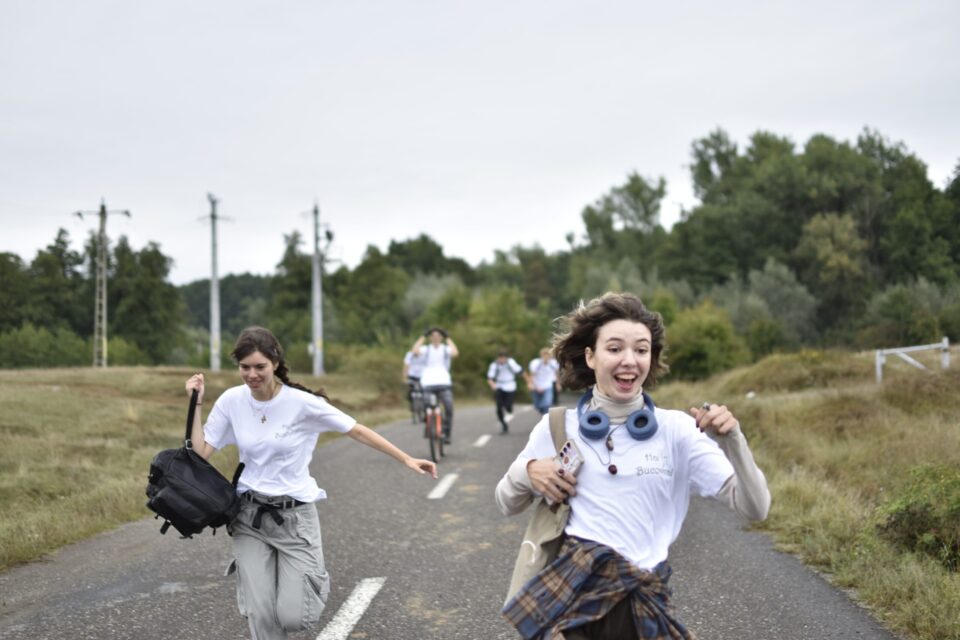 Drumeție educativ-recreativă pentru tinerii ATOS, de la Mănăstirea Dragomirna la Mănăstirea Pătrăuți