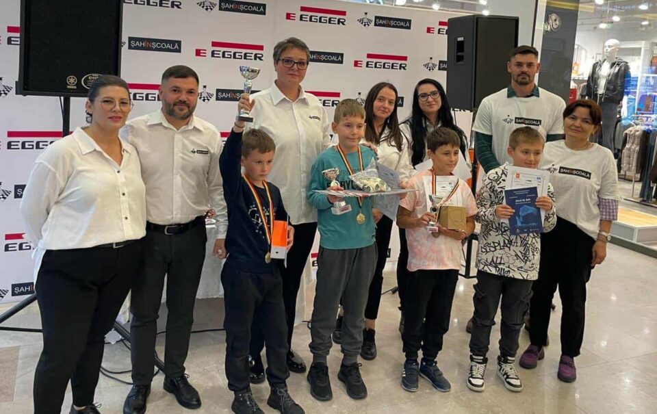 Peste 70 de elevi au participat la o competiție de șah, la Iulius Mall Suceava