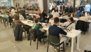 Peste 70 de elevi au participat la o competiție de șah, la Iulius Mall Suceava