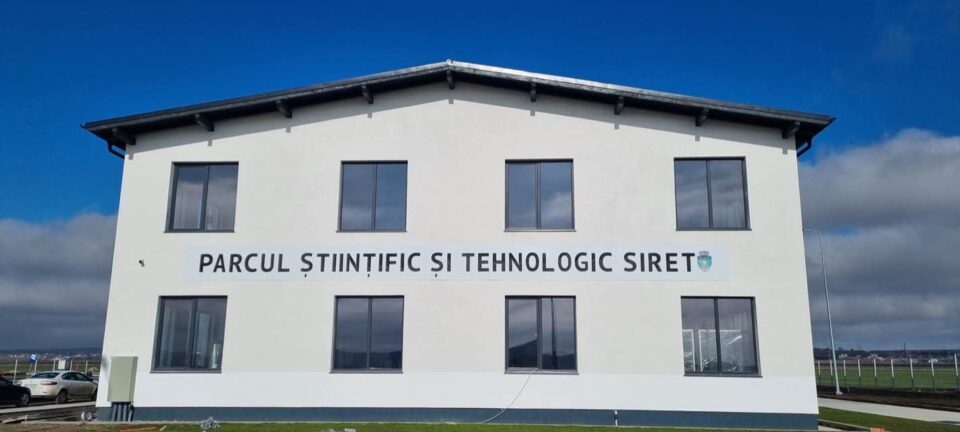 Orașul Siret celebrează Ziua Mondială a Educației prin investiții de peste 15 milioane de euro realizate în unitățile de învățământ