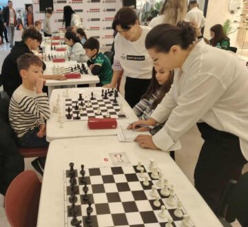 Peste 70 de elevi au participat la o competiție de șah, la Iulius Mall Suceava
