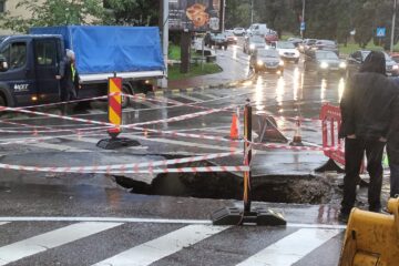 Trafic restricționat în Centru, pe strada Nicolae Bălcescu, unde a apărut un nou crater în asfalt
