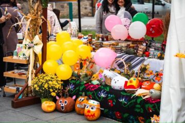 Târgul de toamnă al elevilor Școlii „Regina Elisabeta” Rădăuți a ajuns la cea de-a X-a ediție