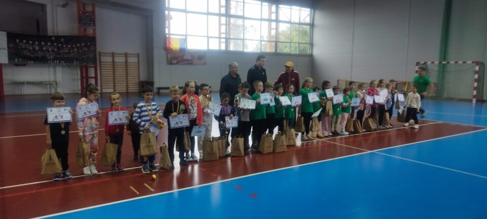 Cupa Romfour a adunat la Fălticeni 50 de copii din cinci orașe ale Moldovei