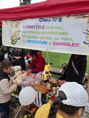 Târgul de toamnă al elevilor Școlii „Regina Elisabeta” Rădăuți a ajuns la cea de-a X-a ediție