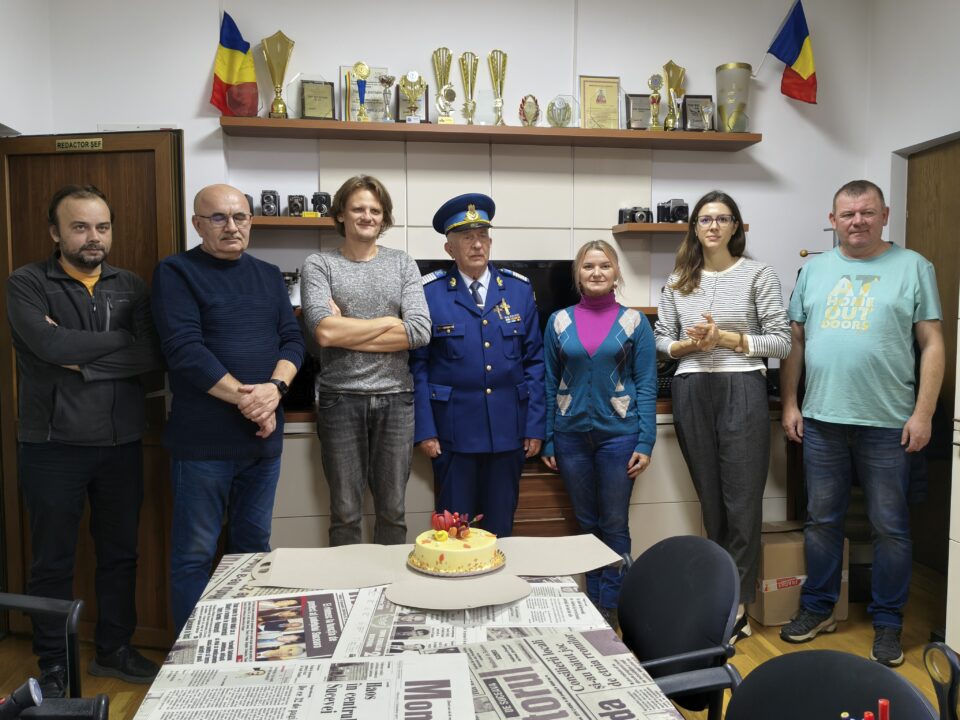 Dumitru Davidel, sărbătorit și în redacția Monitorului de Suceava, la frumoasa vârstă de 88 de ani