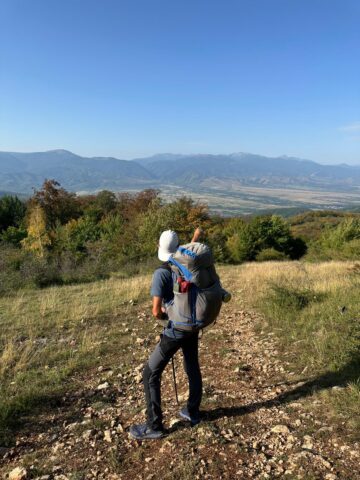 Un elev de 17, din Brodina, a parcurs 1.400 de km pe jos, de la Putna la Dunăre, pe Via Transilvanica