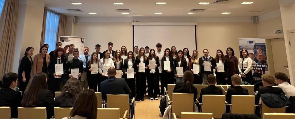Festivitatea de înmânare a diplomelor Cambridge