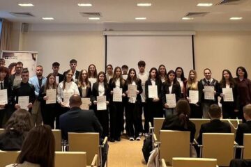 Festivitatea de înmânare a diplomelor Cambridge