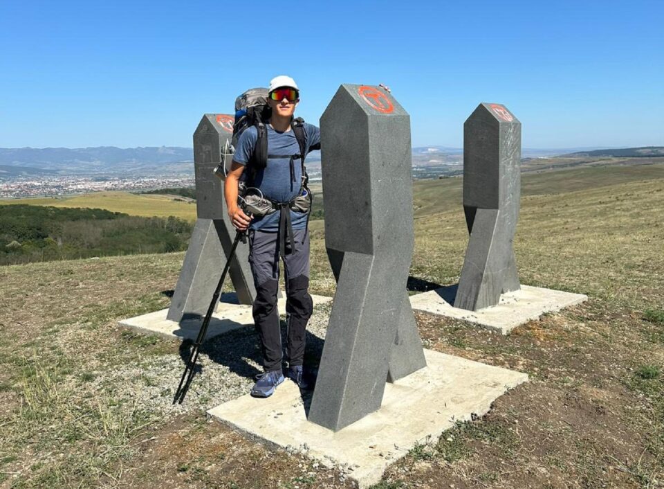 Un elev de 17, din Brodina, a parcurs 1.400 de km pe jos, de la Putna la Dunăre, pe Via Transilvanica