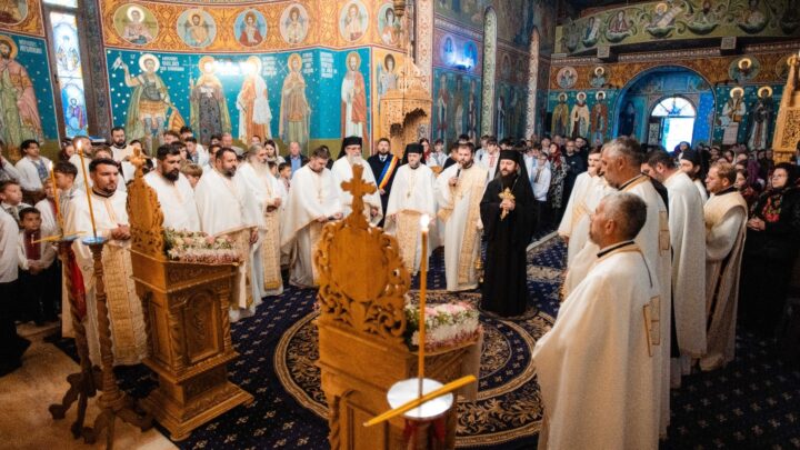 Binecuvântare arhierească la Biserica „Acoperământului Maicii Domnului” din cadrul Așezământului de copii din Rădăuți