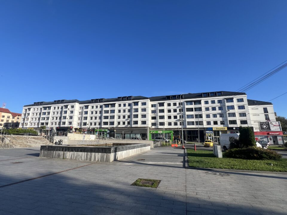 Blocurile din centrul Sucevei, modernizate exemplar. Proiectul tehnic realizat de firmele sucevene Proiect AIC și Expert Infradesign s-a transformat în realitate