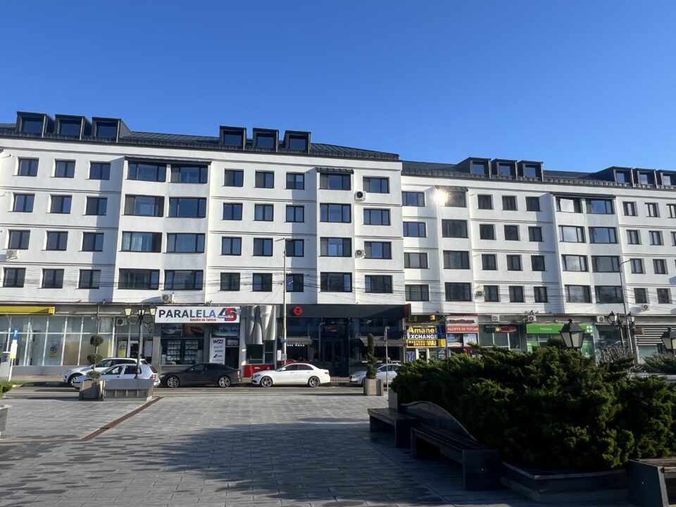 Blocurile din centrul Sucevei, modernizate exemplar. Proiectul tehnic realizat de firmele sucevene Proiect AIC și Expert Infradesign s-a transformat în realitate