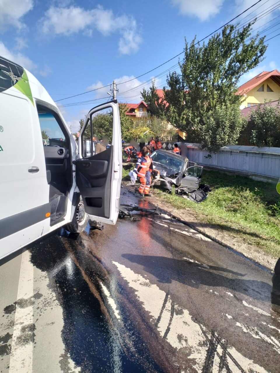 Cinci persoane au fost rănite în urma unui accident rutier