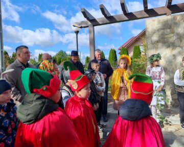 Bustul poetului Nicolae Labiș, dezvelit într-un eveniment dublu, dedicat memoriei lui Labiș și Sadoveanu