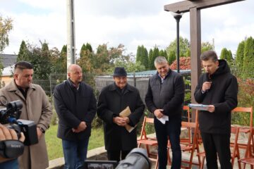 Bustul poetului Nicolae Labiș, dezvelit într-un eveniment dublu, dedicat memoriei lui Labiș și Sadoveanu