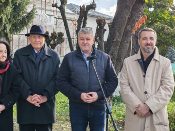 Bustul poetului Nicolae Labiș, dezvelit într-un eveniment dublu, dedicat memoriei lui Labiș și Sadoveanu