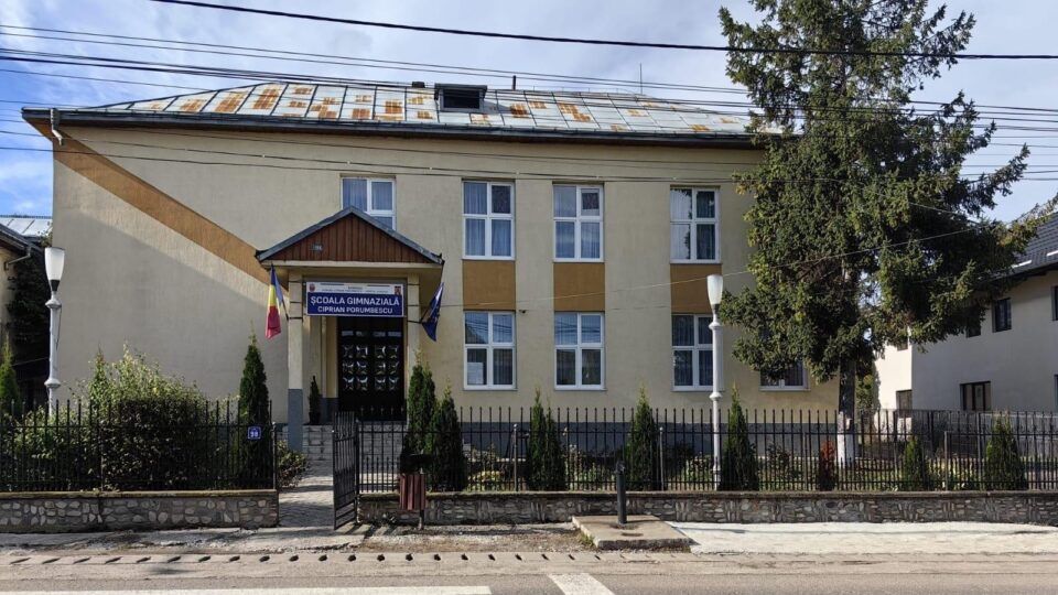 Școala Gimnazială Ciprian Porumbescu, unde va avea loc evenimentul de marți