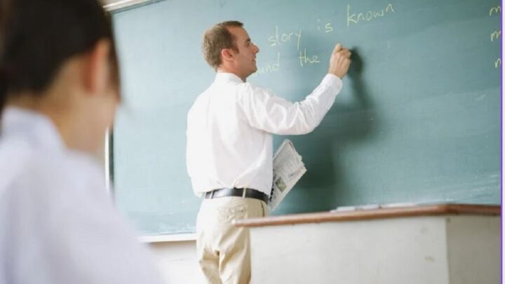 Aproape 250 de profesori nu au studii adecvate postului pe care-l ocupă