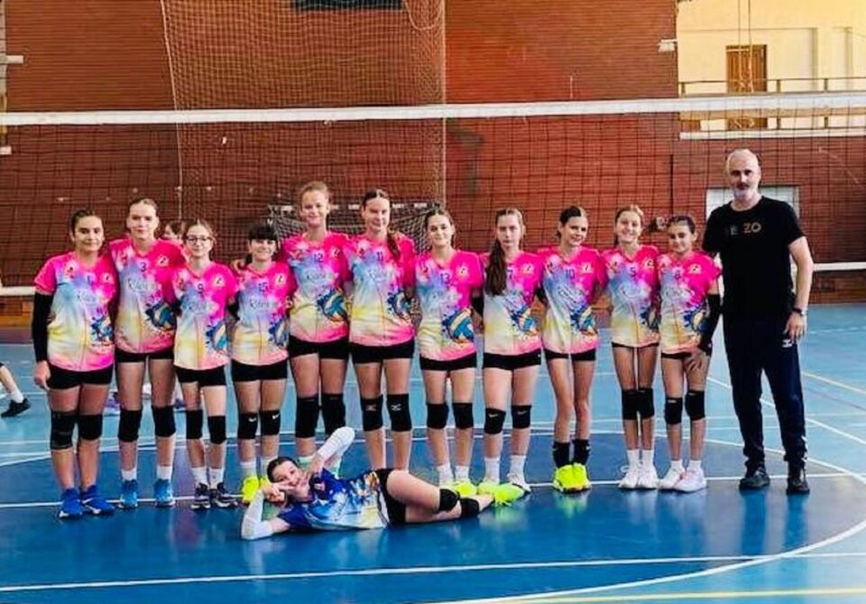 Fetele de la ACS Kinder Suceava au început în forță campionatul