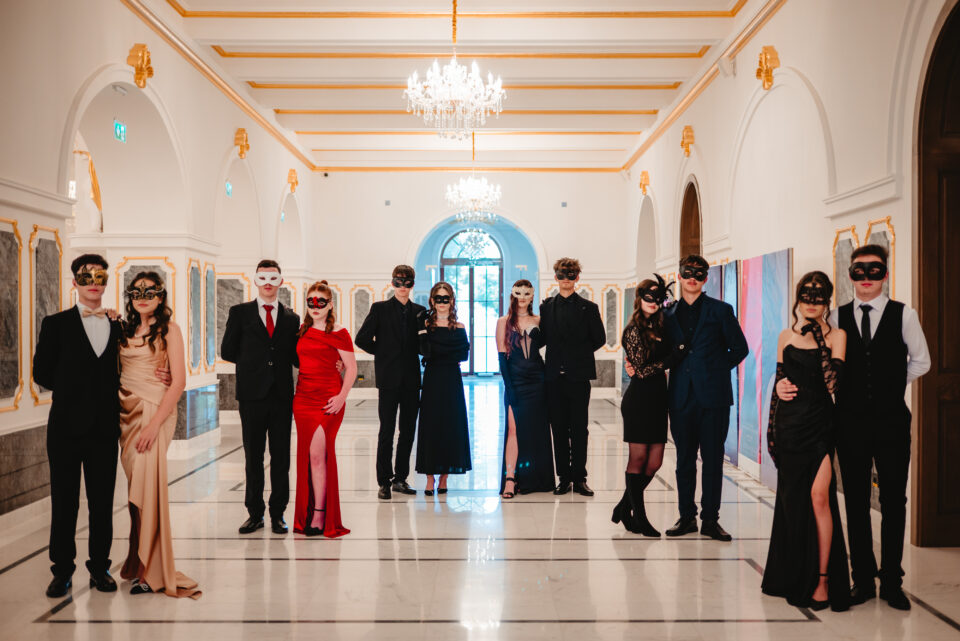 Noapte venețiană la Liteni: Balul Bobocilor 2025 – Midnight Masquerade