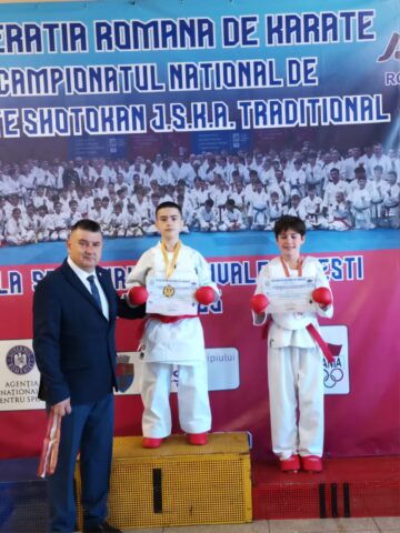 18 medalii au fost cucerite de karatiștii antrenați de Ovidiu Sfetcu la Campionatul Național
