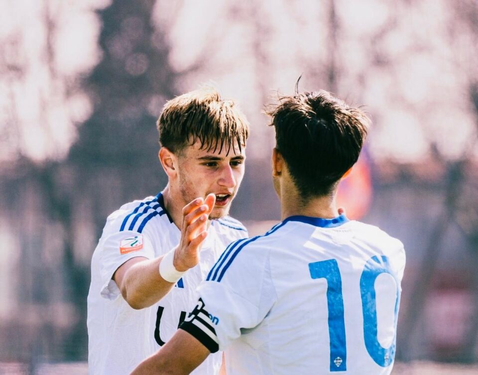 Sebastian Burlacu a jucat pentru România U18 contra Spaniei și Portugaliei