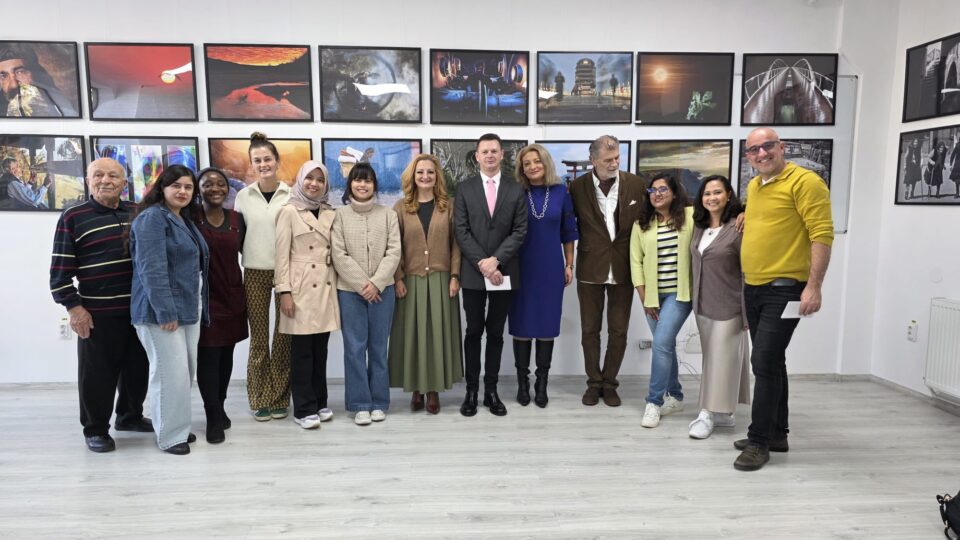 „Un dialog al luminii și al emoției”, la Galeria de Artă „Zamca”