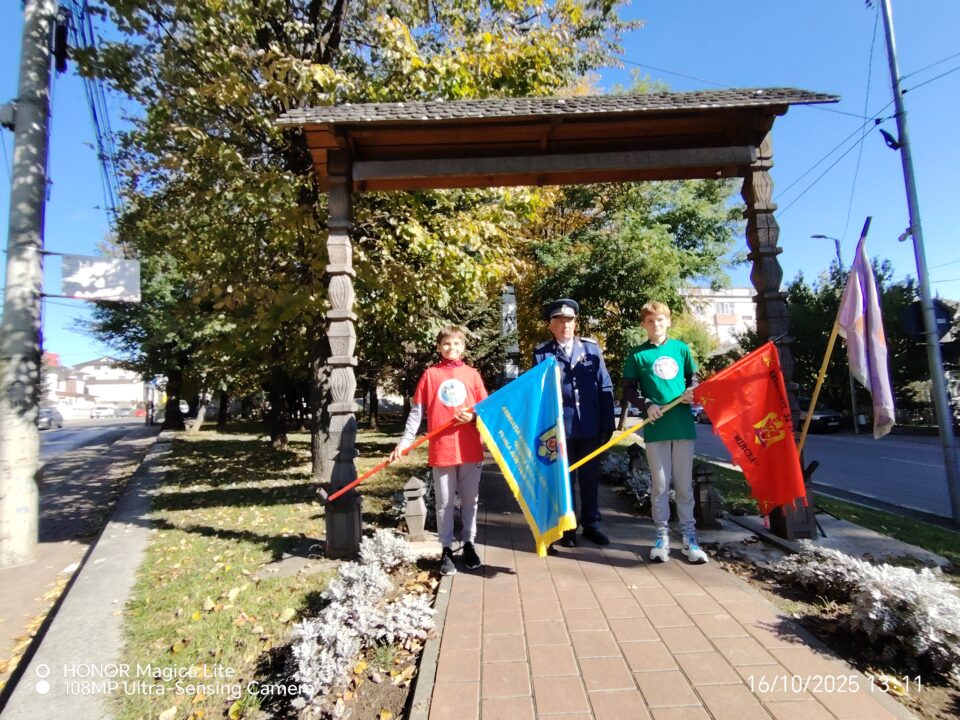 Ștafeta Veteranilor, care poartă Drapelul prin țară, în memoria eroilor, onorată și la Suceava