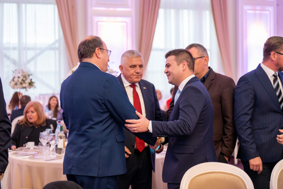 Președintele CJ Suceava, Gheorghe Șoldan, le-a prezentat antreprenorilor patru proiecte majore aflate în stații avansate de realizare și care vor contribui la dezvoltarea județului
