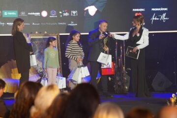 Asociația MGM din Dumbrăveni, premiată la gala „Nu există nu se poate”, la Palatul Parlamentului, pentru activitatea umanitară