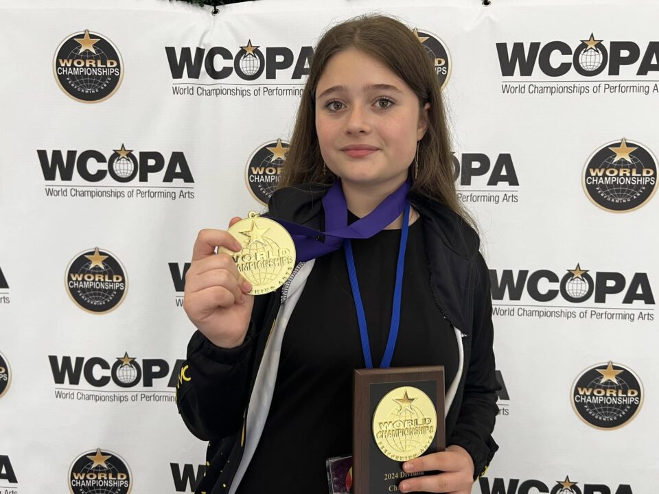 Eleva Beatrice Tcaciuc, câștigătoarea a mai multor premii naționale și internaționale, înscrisă în campania „100 de tineri pentru dezvoltarea României”