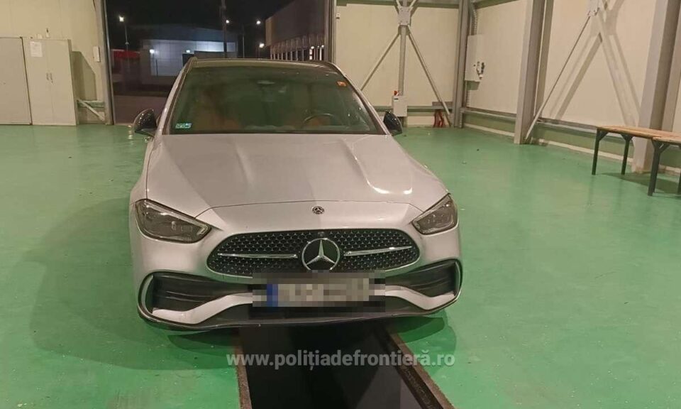 Mercedes de 30.000 de euro, furat din Polonia, oprit în Vama Siret, din drumul spre Ucraina
