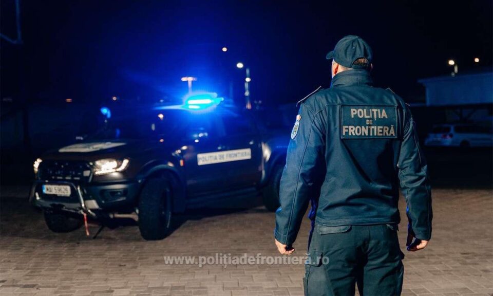 Un motociclist urmărit de polițiștii de frontieră suceveni s-a ales cu dosar penal pentru patru infracțiuni