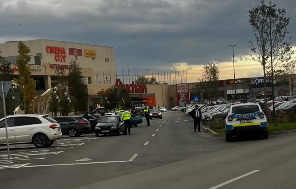 Poliția Rutieră, acţiune în parcarea Iulius Mall Suceava